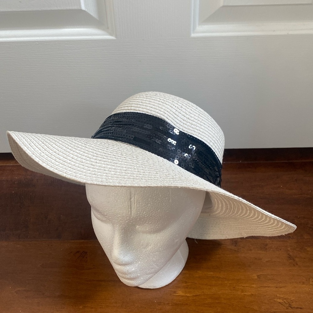 NWT Bebe Straw Sequin Floppy Hat